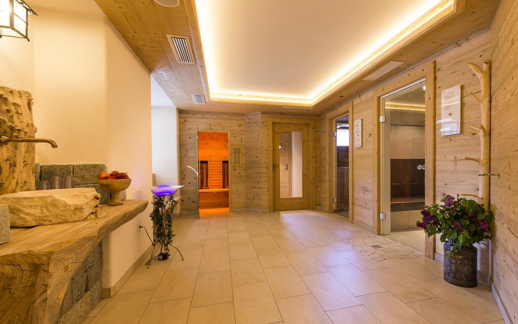 Hotel Kompatscherhof Luson Exterior photo