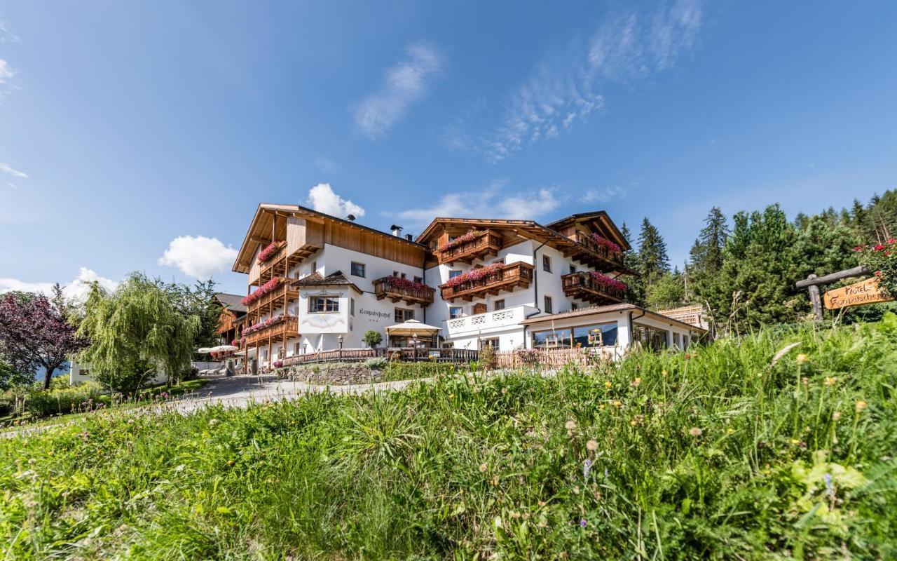 Hotel Kompatscherhof Luson Exterior photo